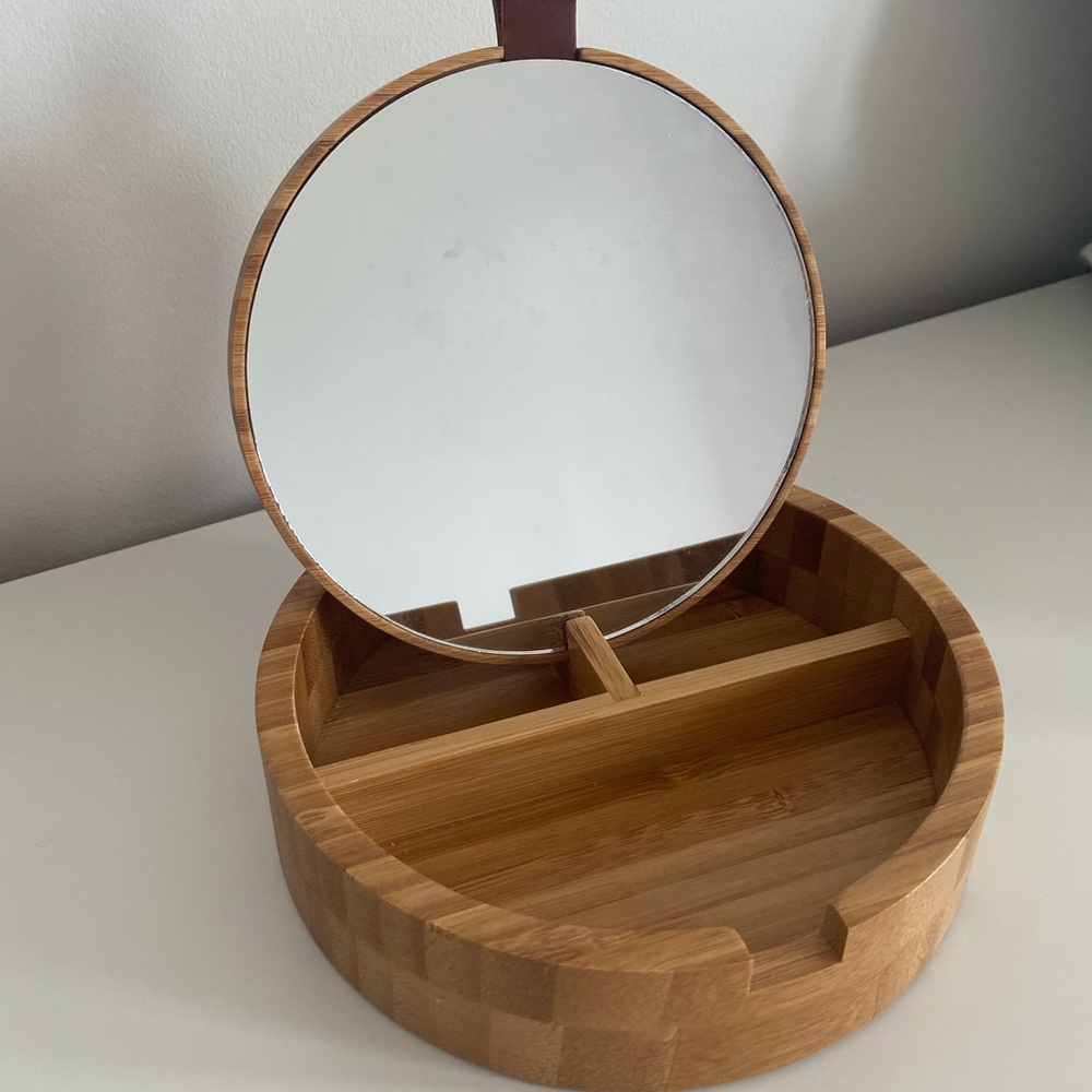 Small wooden jewelry box/mirror